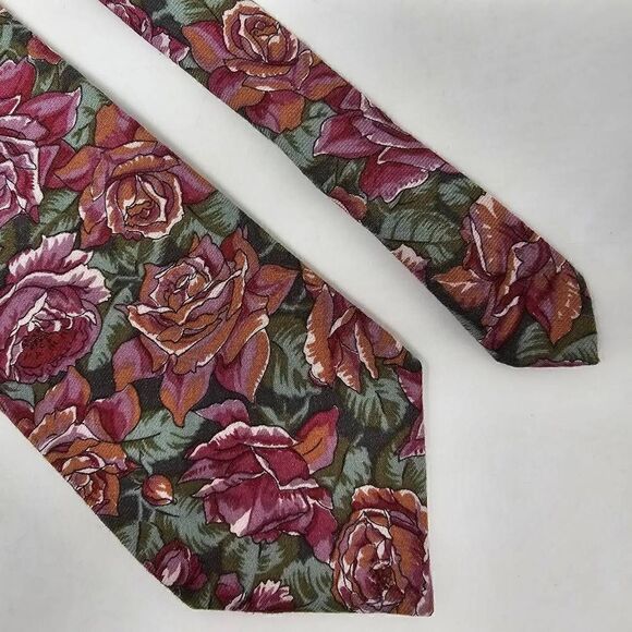 LIBERTY LONDON COTTON TIE PINK RED ROSE FLORAL DRAWING PAINTING TEXTURED 4" - Picture 1 of 2